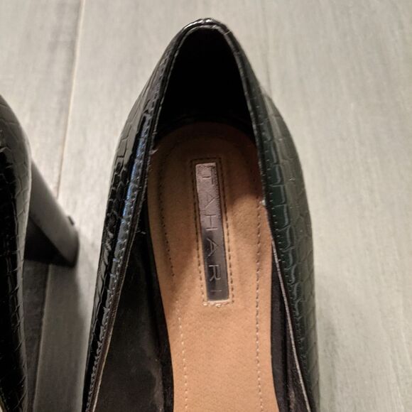 Tahari Elvira Two-tone Black Wide Heel - Sz 8m - Picture 6 of 7